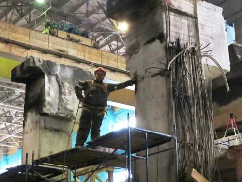 Демонтаж аварийной бетонной конструкции высотой 25м на АО "Швабэ - Оборона и защита"